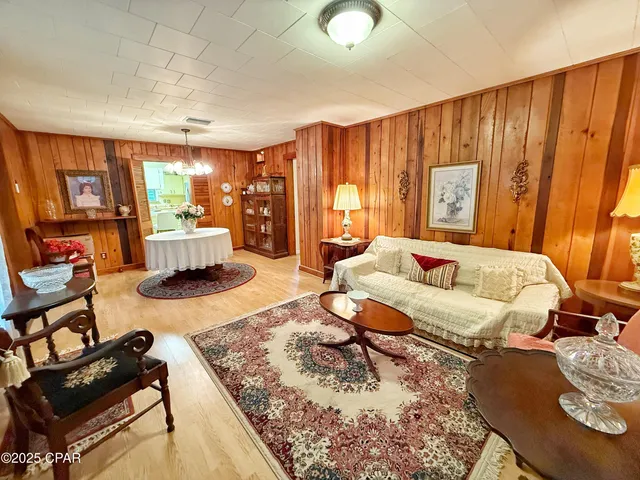 $285,900 | 8004 Church Street, Sneads, FL 32460