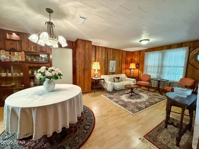 $285,900 | 8004 Church Street, Sneads, FL 32460