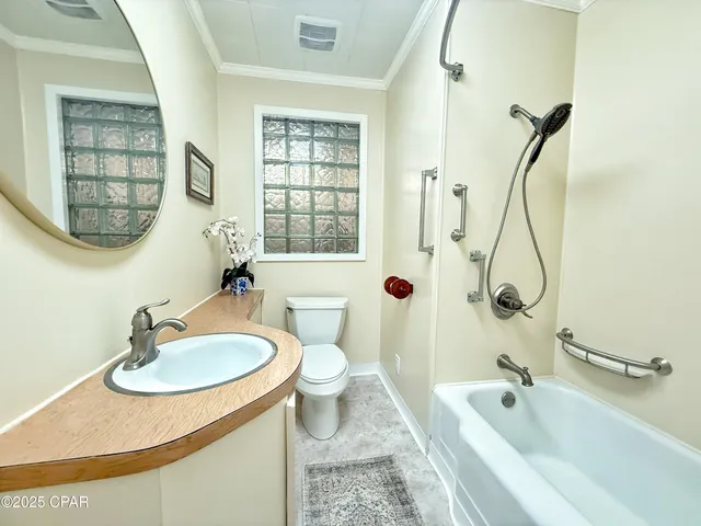 $285,900 | 8004 Church Street, Sneads, FL 32460