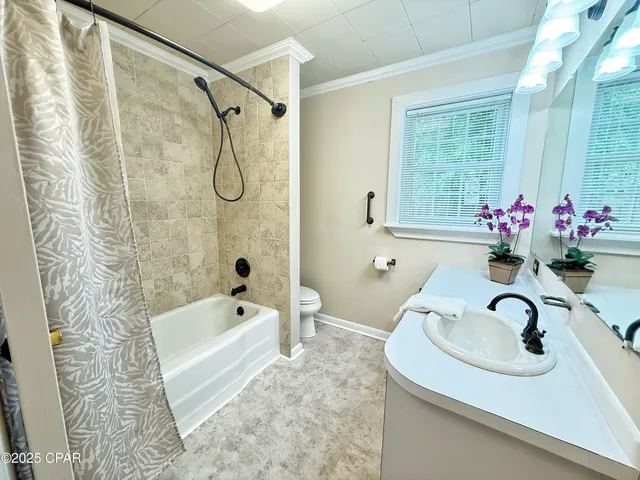 $285,900 | 8004 Church Street, Sneads, FL 32460