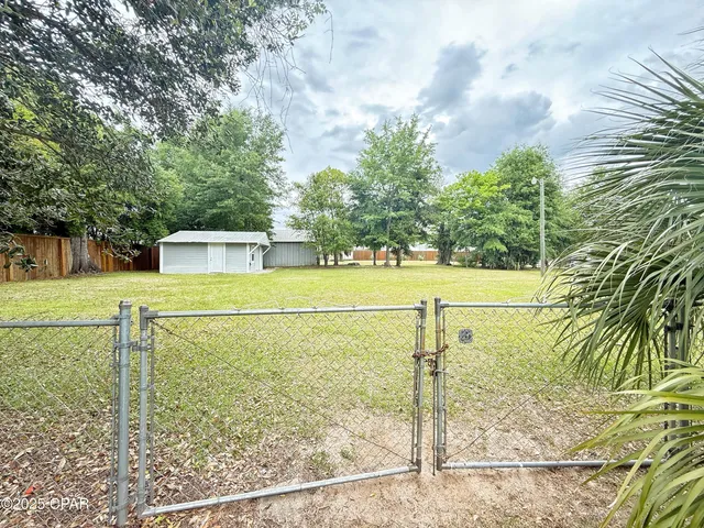 $285,900 | 8004 Church Street, Sneads, FL 32460