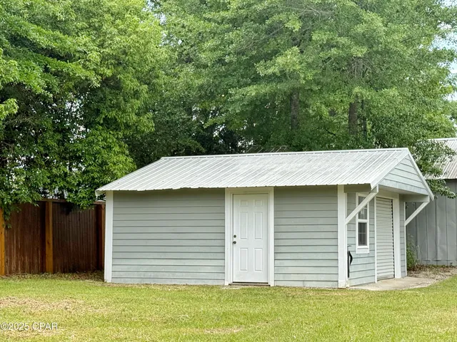 $285,900 | 8004 Church Street, Sneads, FL 32460