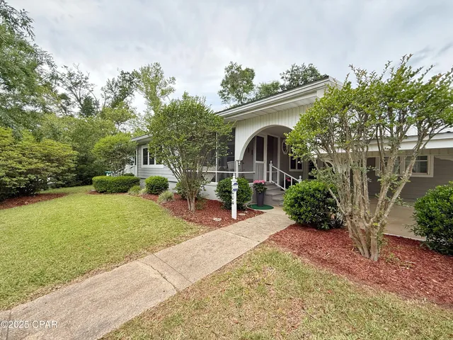 $285,900 | 8004 Church Street, Sneads, FL 32460