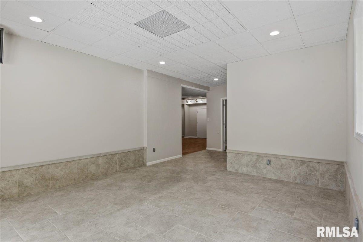 1904 Oak Creek Road Springfield, IL 62704 - Photo 80 of 90 Gallery Image 80