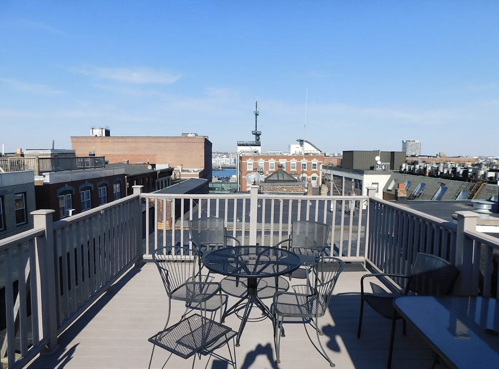 35 Charter Street, Unit 4 Boston, MA 02113 - Photo 10 of 11
