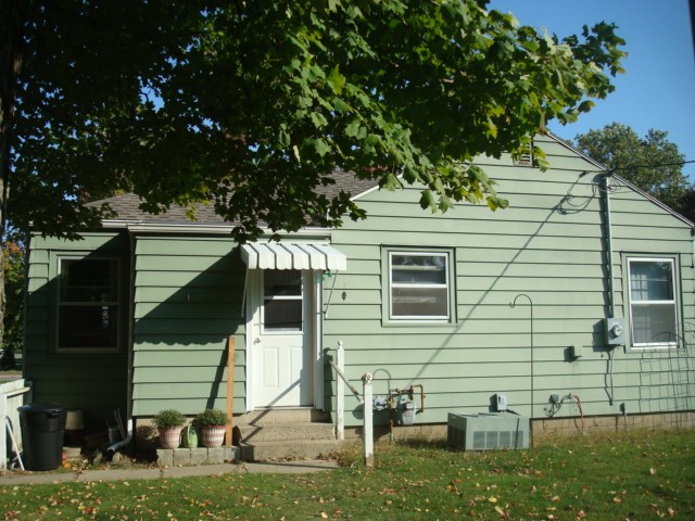 905 Jackson Boulevard Rochester, IN 46975 - Photo 2 of 3