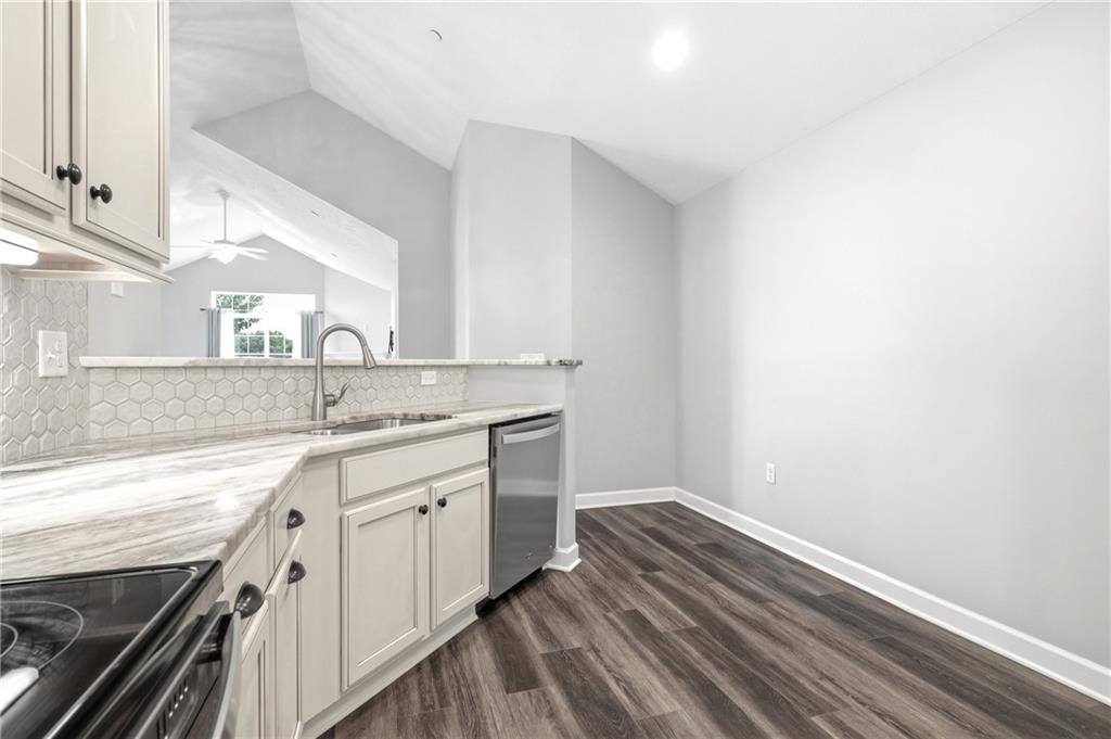 307 Spring Valley Drive Zelienople, PA 16063 - Photo 16 of 50