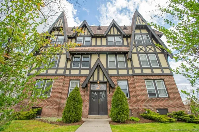 $1,320,000 | 28 Whitney Street, Hartford, CT 06105