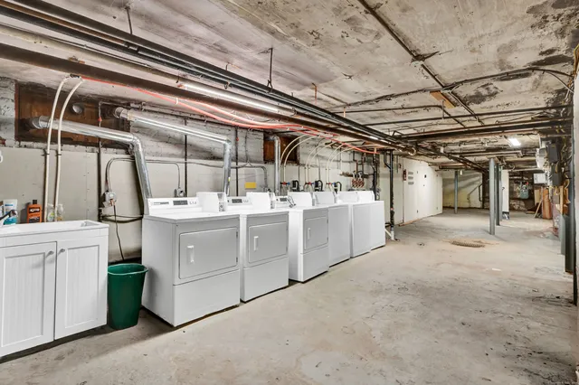 $1,320,000 | 28 Whitney Street, Hartford, CT 06105