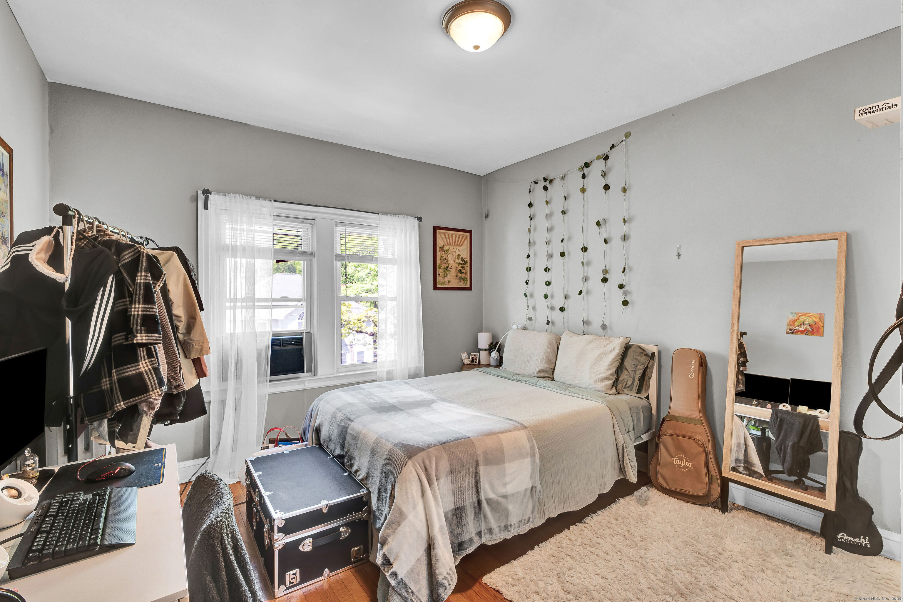 28 Whitney Street Hartford, CT 06105 - Photo 7 of 12