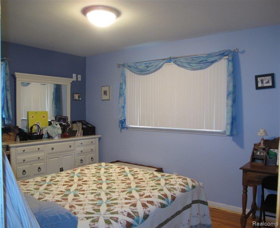 9047 Henry Ruff Road Livonia, MI 48150 - Photo 11 of 25 Bedroom 1