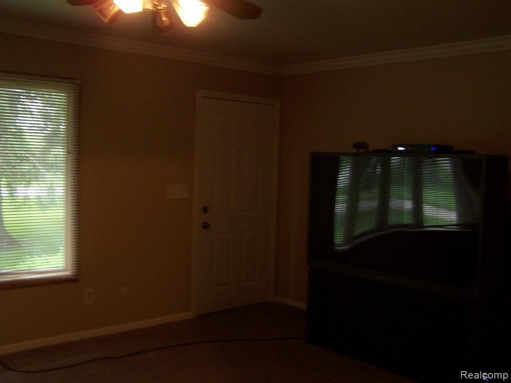 65160 Romeo Plank Road Ray, MI 48096 - Photo 4 of 48 100_1731.jpg