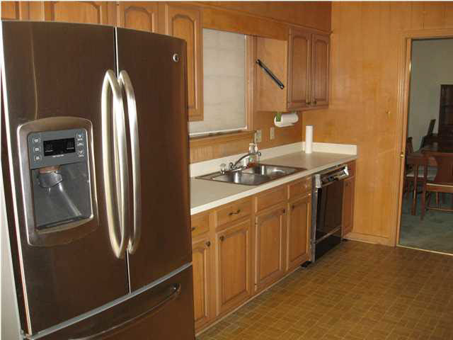 5847 South Pear Orchard Road Jackson, MS 39211 - Photo 7 of 13 Kitchen all appliances to remain