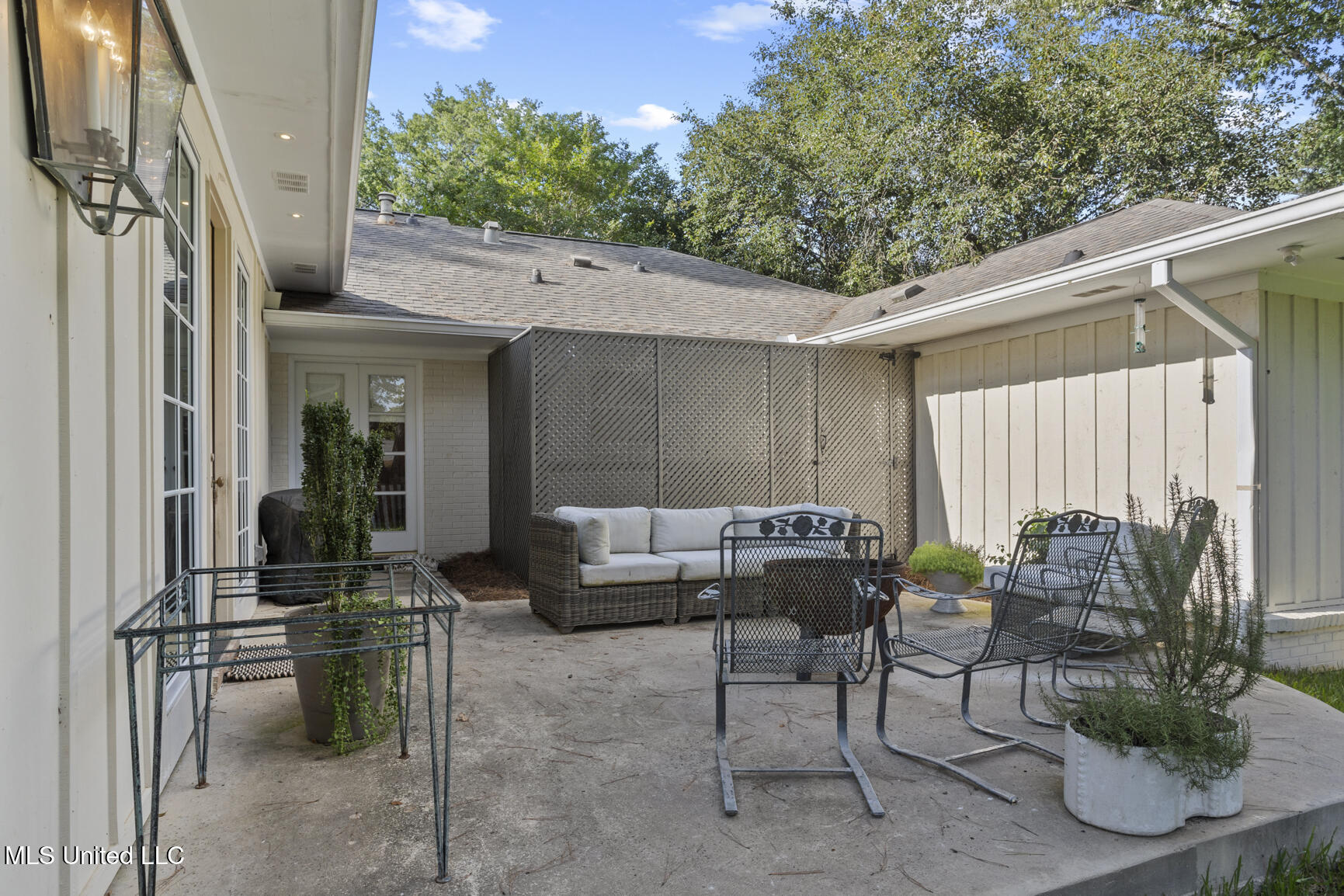 2467 East Northside Drive Jackson, MS 39211 - Photo 23 of 25 2467 E Northside Dr-4