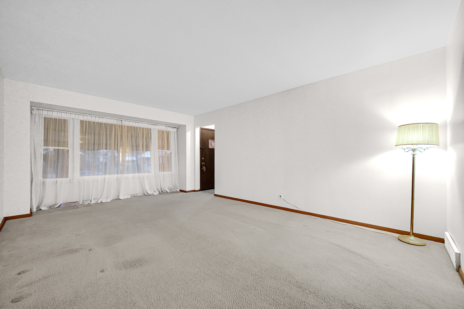 18423 Homewood Avenue Homewood, IL 60430 - Photo 22 of 27 an empty room with window