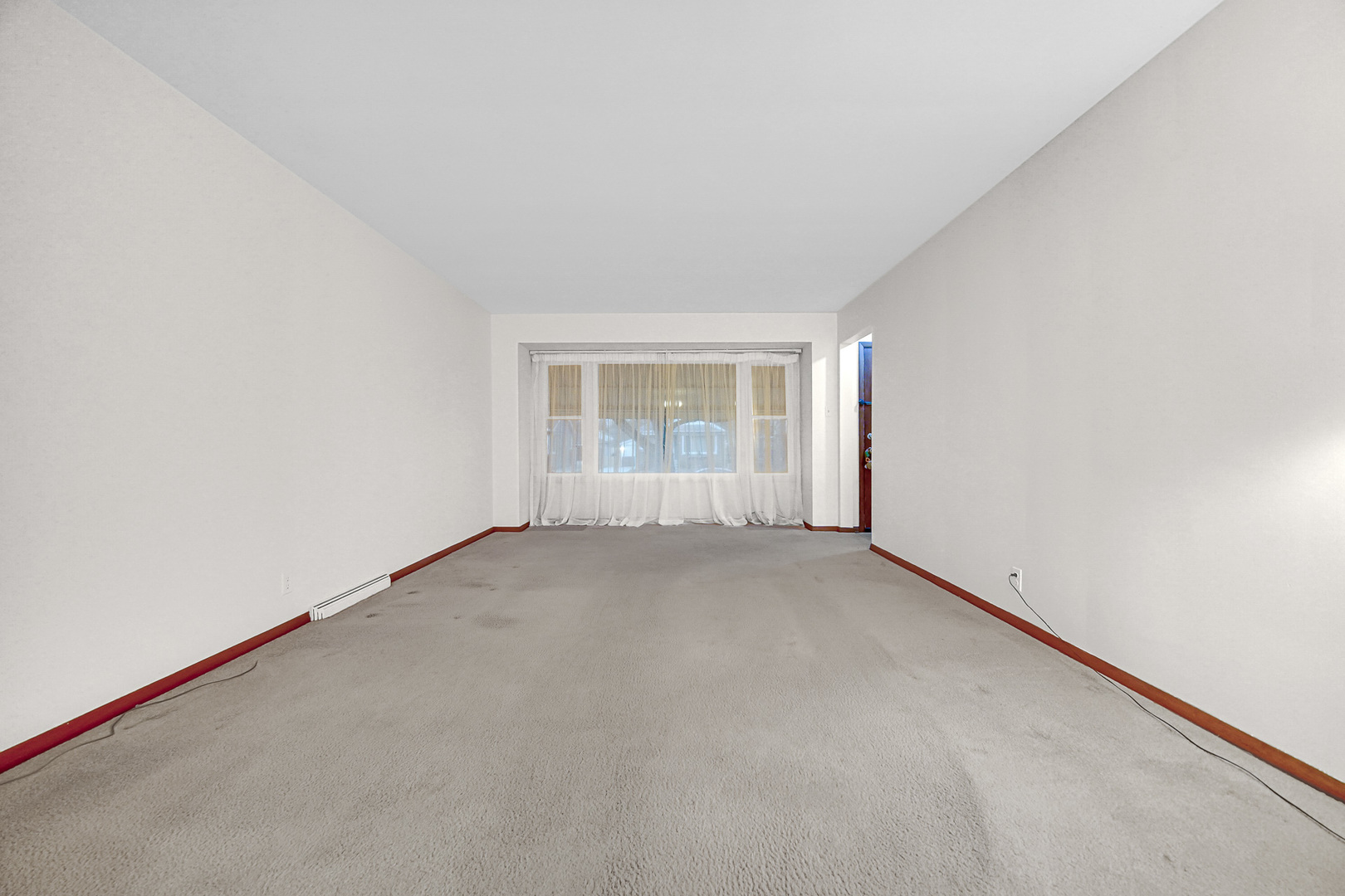 18423 Homewood Avenue Homewood, IL 60430 - Photo 8 of 27 an empty room with windows