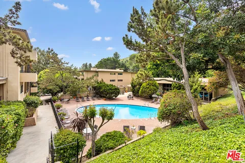 $479,000 | 6700 Hillpark Drive, Unit 204, Los Angeles, CA 90068