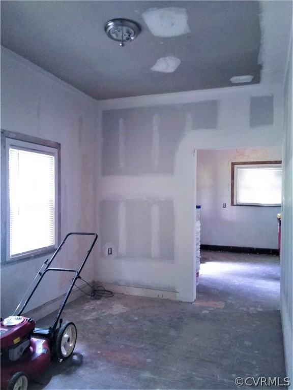 840 Commerce Street Petersburg, VA 23803 - Photo 15 of 38 a view of empty room with windows