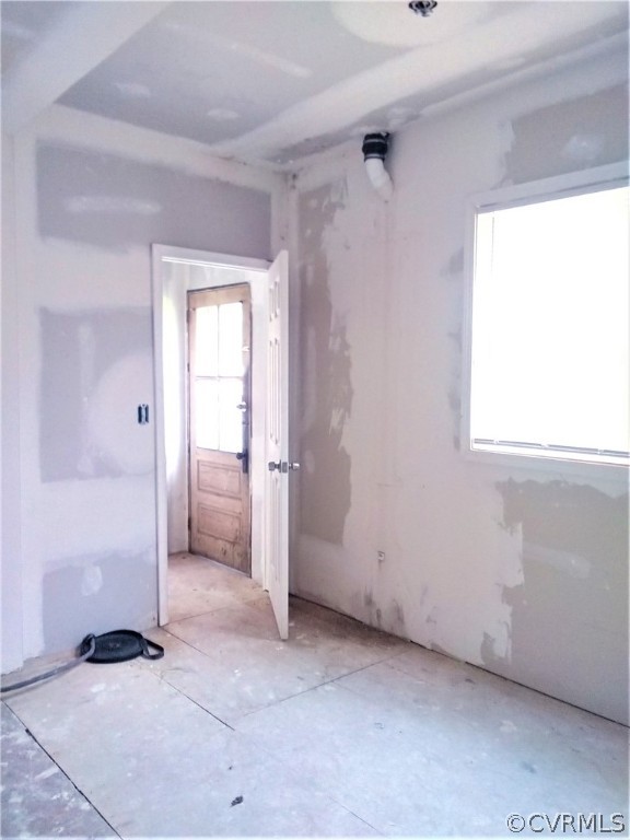 840 Commerce Street Petersburg, VA 23803 - Photo 18 of 38 a view of an empty room