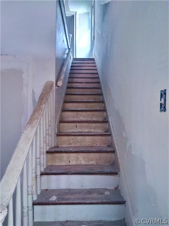 840 Commerce Street Petersburg, VA 23803 - Photo 23 of 38 a view of entryway