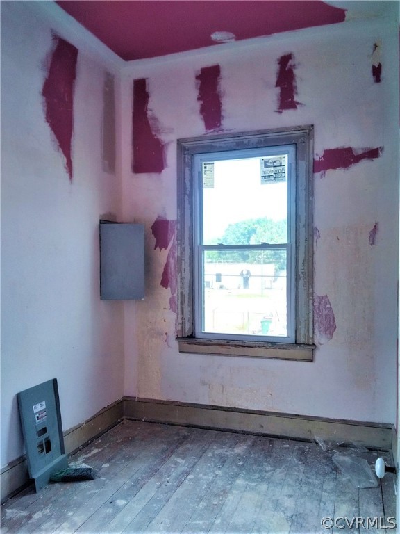 840 Commerce Street Petersburg, VA 23803 - Photo 35 of 38 a view of an empty room with a window