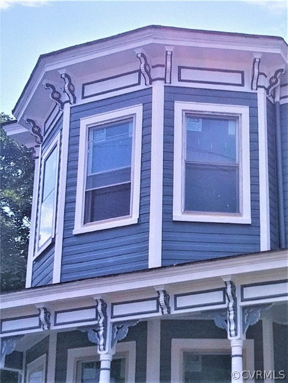 840 Commerce Street Petersburg, VA 23803 - Photo 6 of 38 a front view of a house