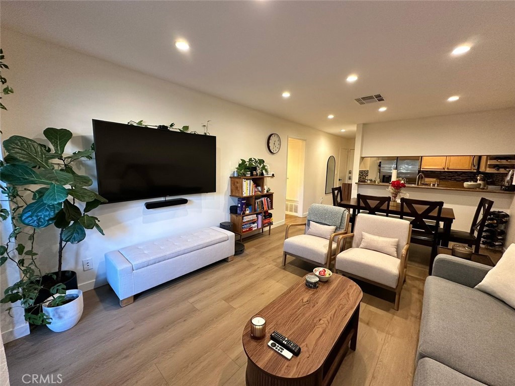 10149 Commerce Avenue Tujunga, CA 91042 - Photo 4 of 31