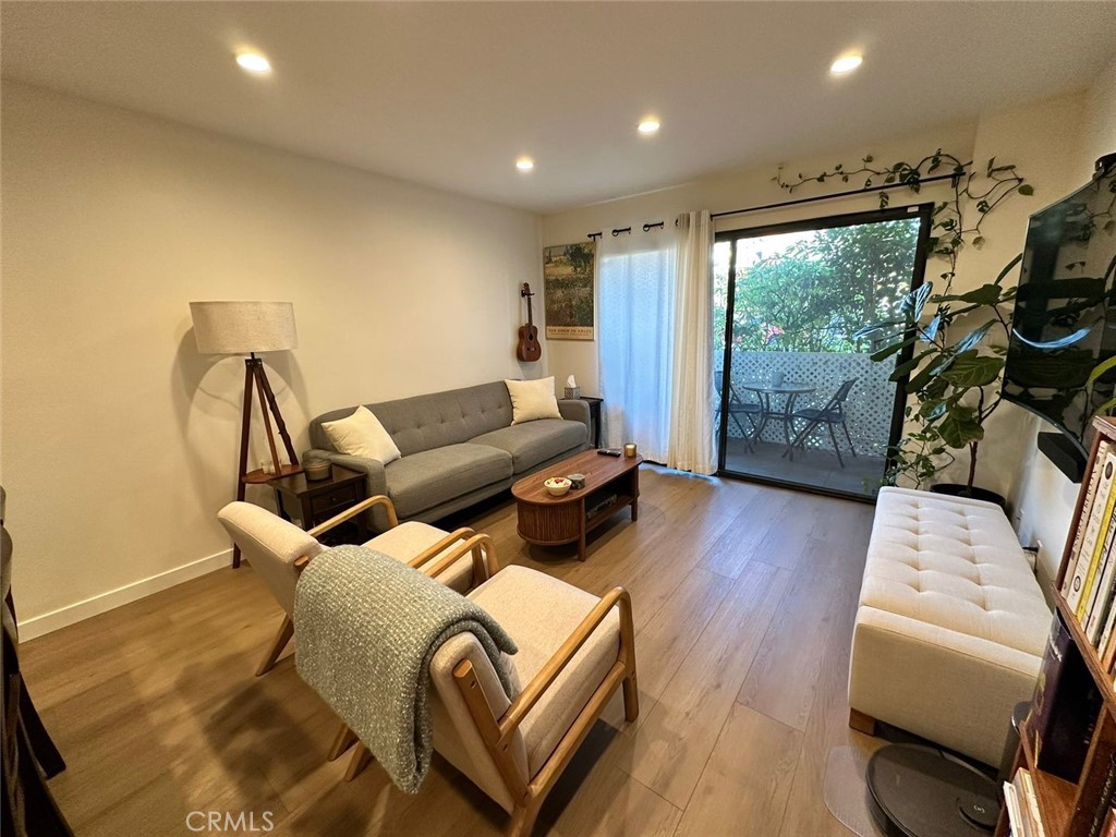 10149 Commerce Avenue Tujunga, CA 91042 - Photo 5 of 31