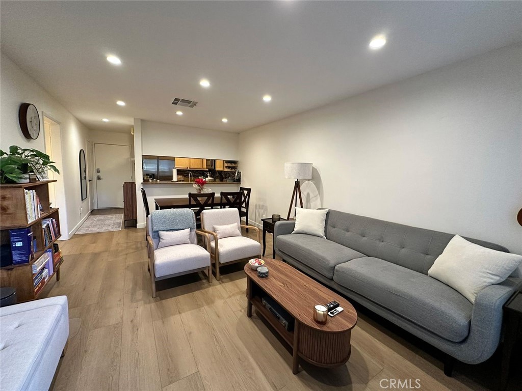 10149 Commerce Avenue Tujunga, CA 91042 - Photo 6 of 31