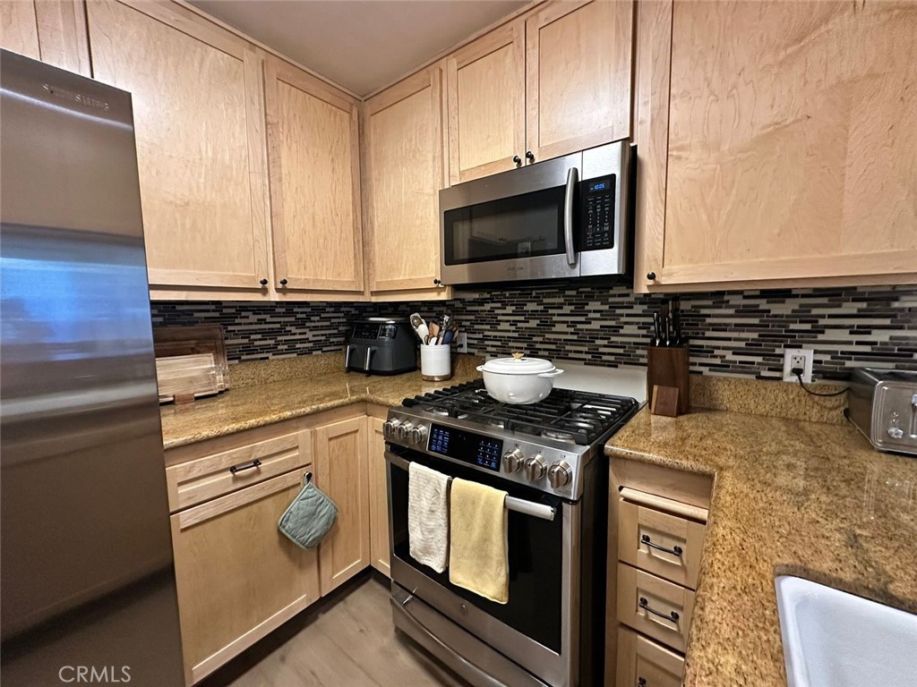10149 Commerce Avenue Tujunga, CA 91042 - Photo 10 of 31