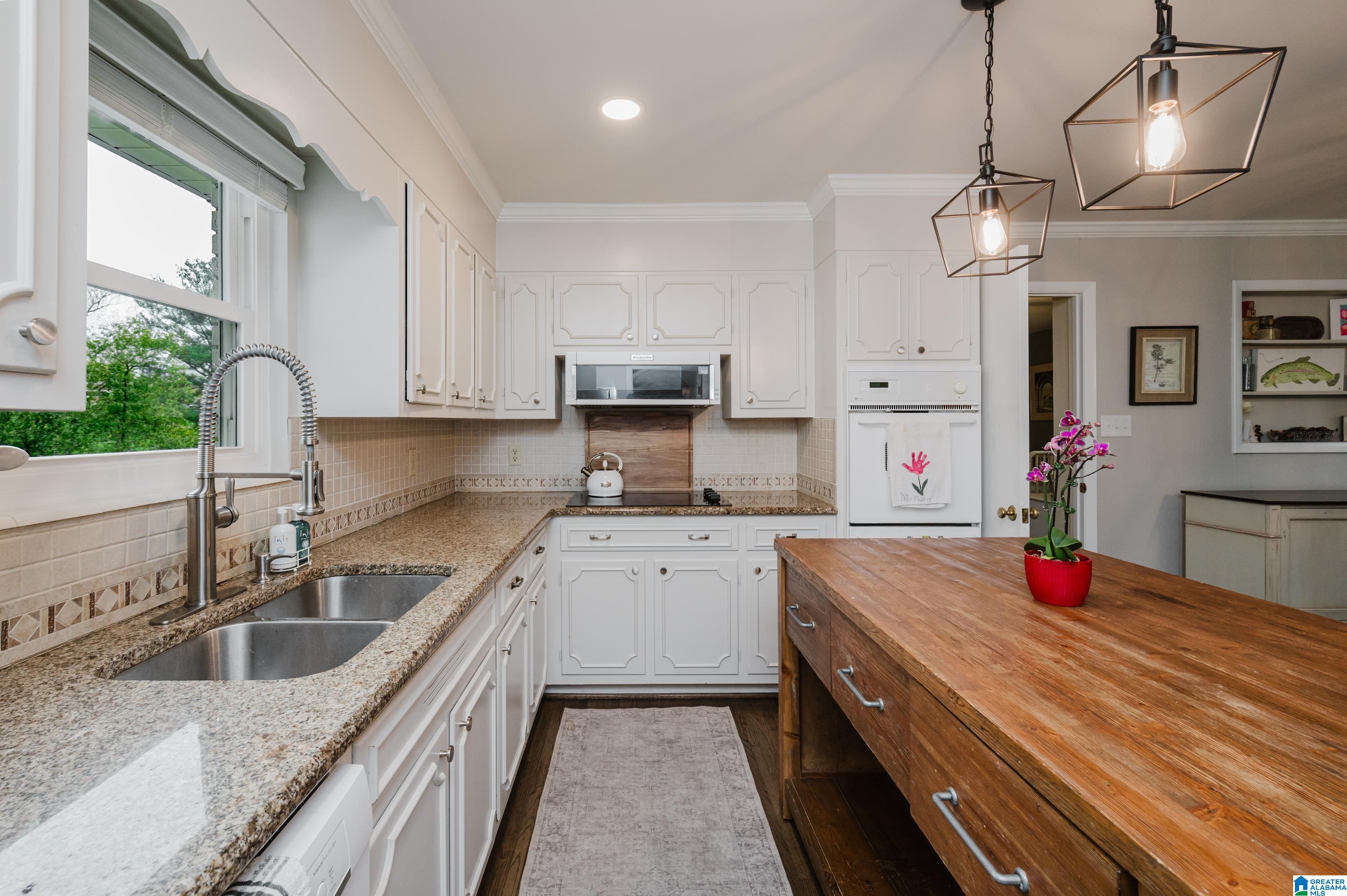 1609 Wellington View Road Birmingham, AL 35209 - Photo 9 of 51