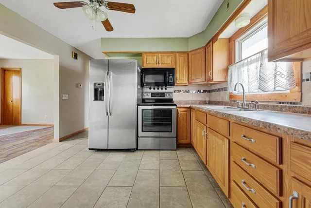 $133,000 | 307 Dove Street Northeast, Minnesota Lake, MN 56068