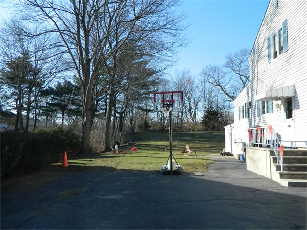 17 Hiawatha Road Woburn, MA 01801 - Photo 8 of 20 Gallery Image 8