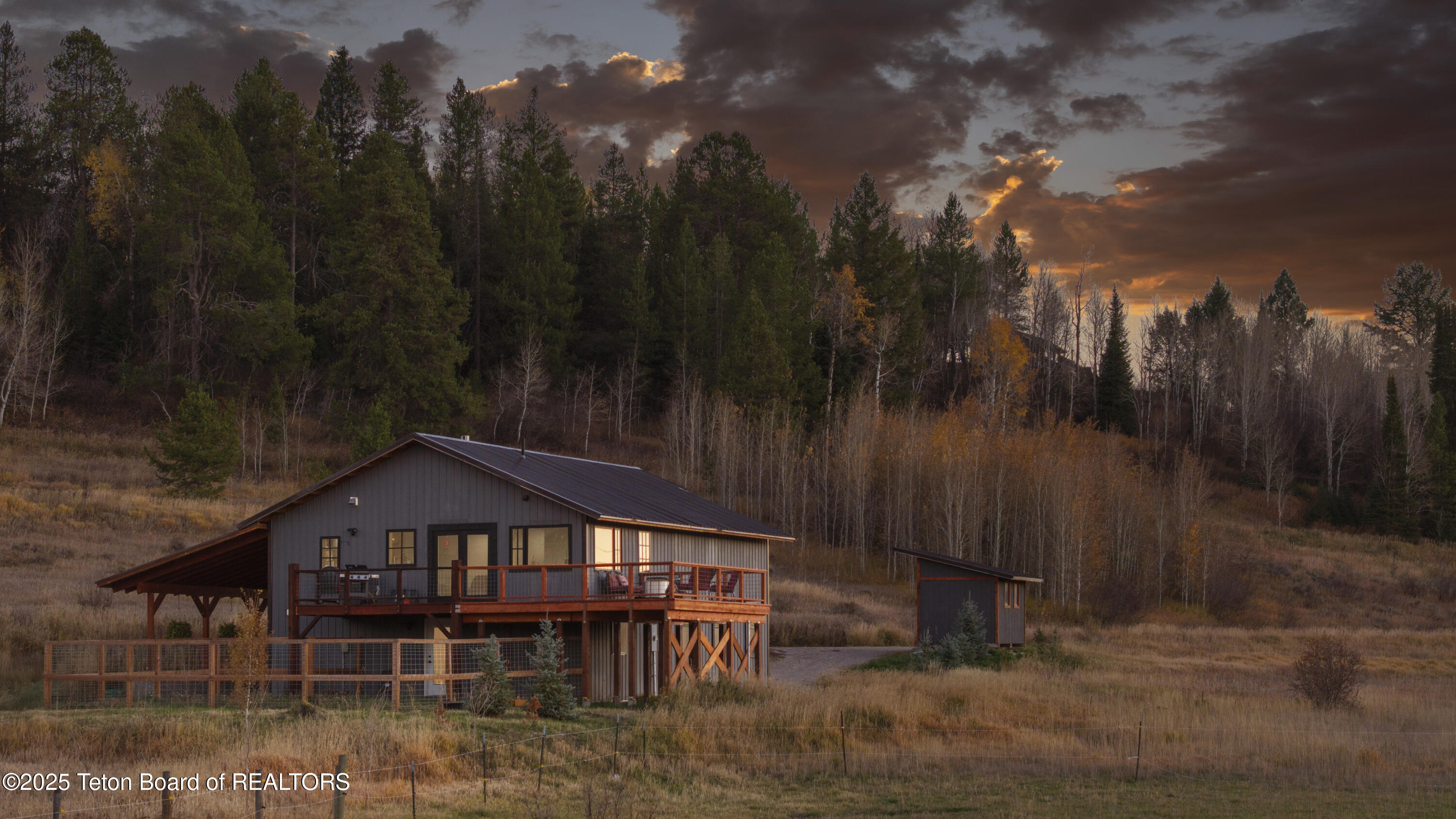 DJI_20251023062243_0182_D