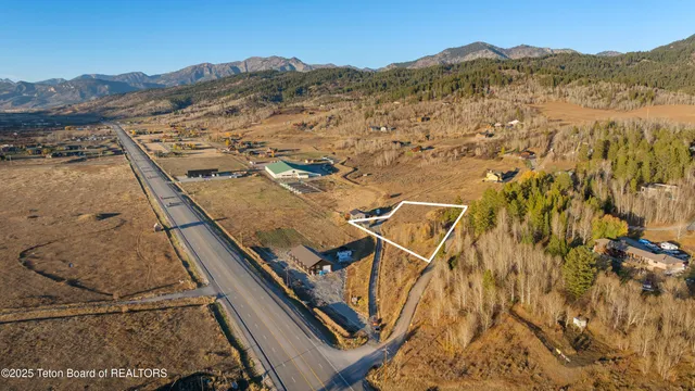 $1,595,000 | 126 Corral Road, Alpine, WY 83128