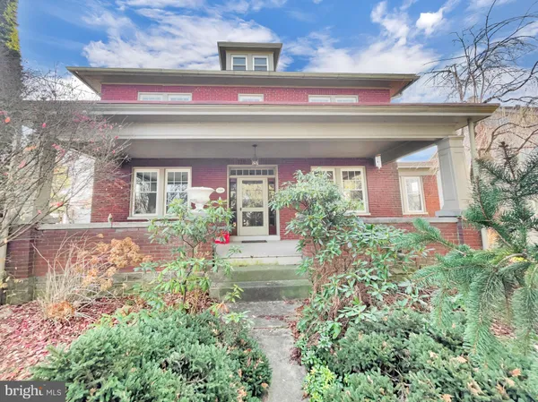 $399,900 | 466 East Main Street, Leola, PA 17540