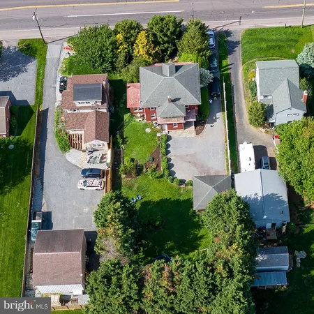 $399,900 | 466 East Main Street, Leola, PA 17540