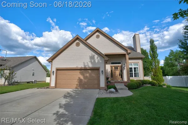 $359,900 | 4135 Maplewood Meadows Avenue, Grand Blanc, MI 48439