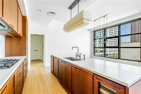 $955,000 | 1001 Julia Street, Unit 6D, New Orleans, LA 70113