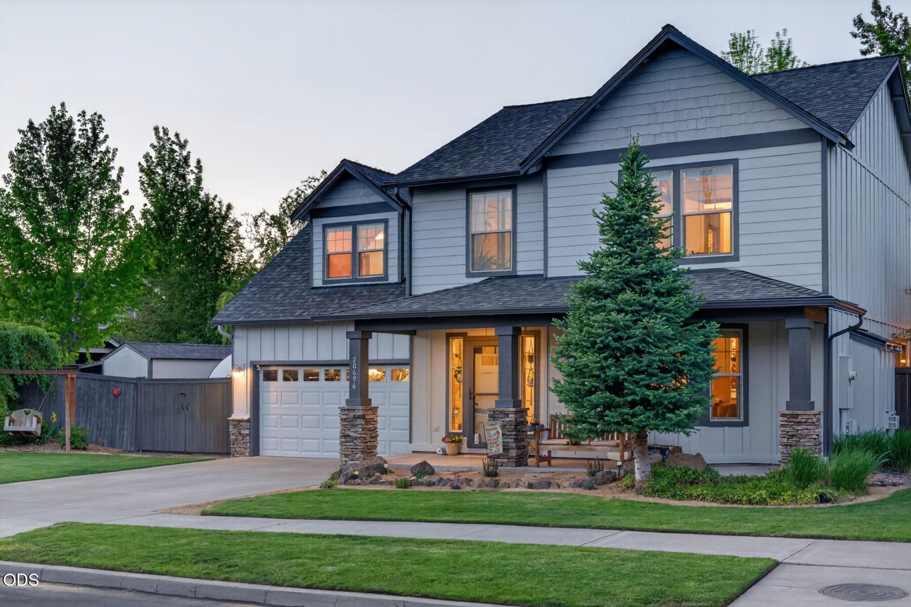 20696 Barton Crossing Way Bend, OR 97701 - Photo 2 of 44
