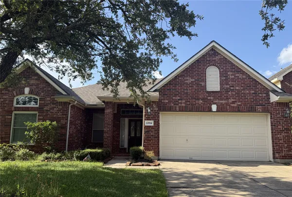 $2,175 | 12814 Carriage Glen Drive, Tomball, TX 77377