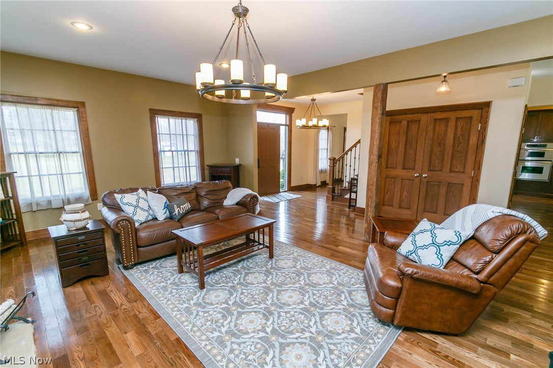 6160 Stone Road Hudson, OH 44236 - Photo 12 of 35 Living room w/wood burning fireplace
