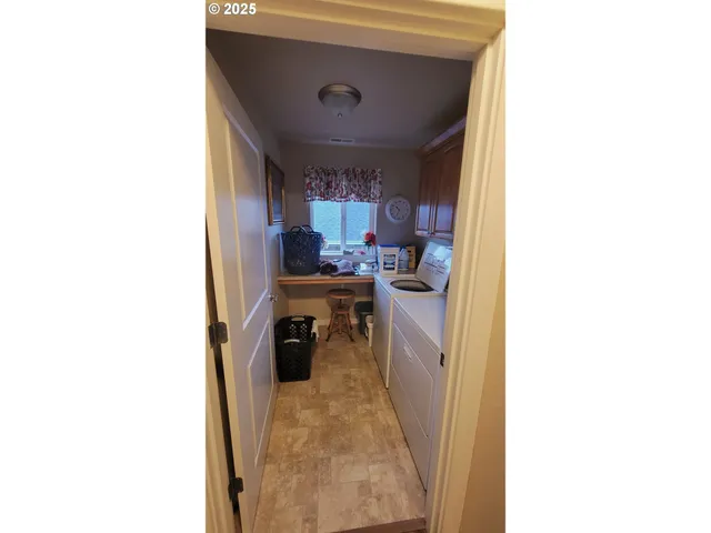 $499,000 | 1570 West Basil Street, Roseburg, OR 97471