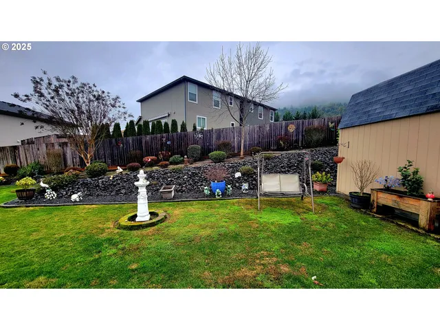 $499,000 | 1570 West Basil Street, Roseburg, OR 97471