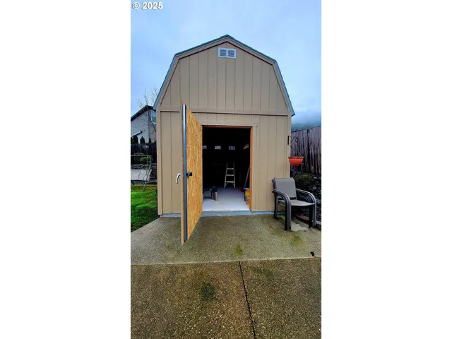 $499,000 | 1570 West Basil Street, Roseburg, OR 97471