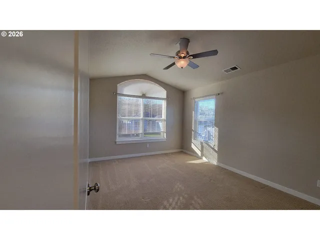 $499,000 | 1570 West Basil Street, Roseburg, OR 97471