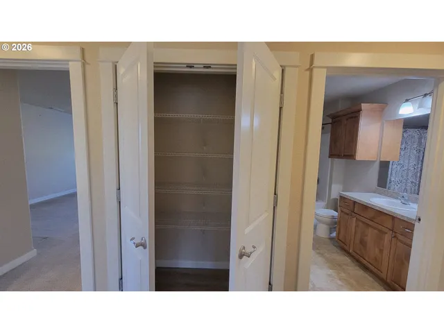 $499,000 | 1570 West Basil Street, Roseburg, OR 97471