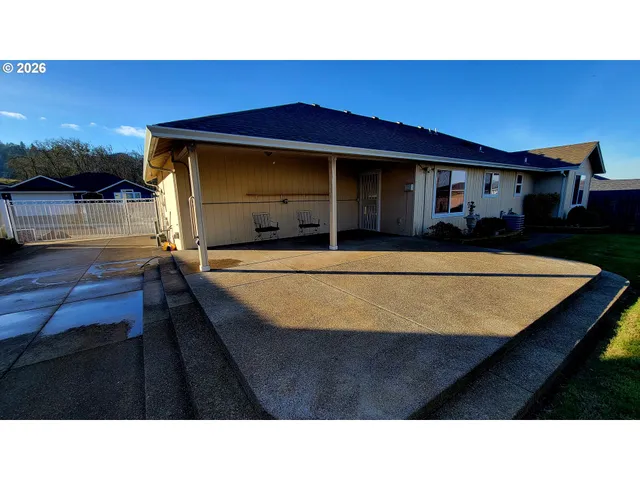 $499,000 | 1570 West Basil Street, Roseburg, OR 97471