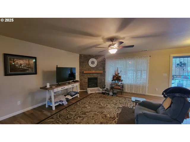 $499,000 | 1570 West Basil Street, Roseburg, OR 97471