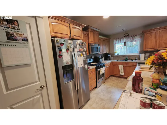 $499,000 | 1570 West Basil Street, Roseburg, OR 97471